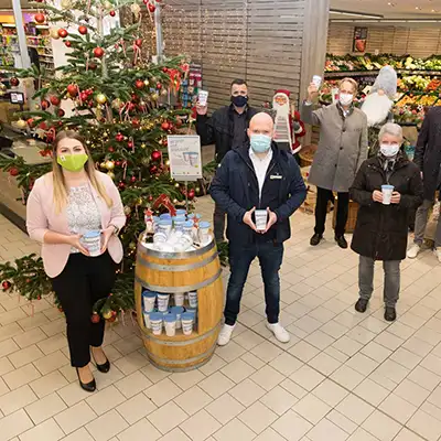 ORNAMIN-Coffee-to-go-Mehrwegbecher-Referenz-Marienturm-Retterbecher-Referenz ORNAMIN Mehrwegbecher Marinkirchturm Minden Präsentation und Verkauf im EDEKA
