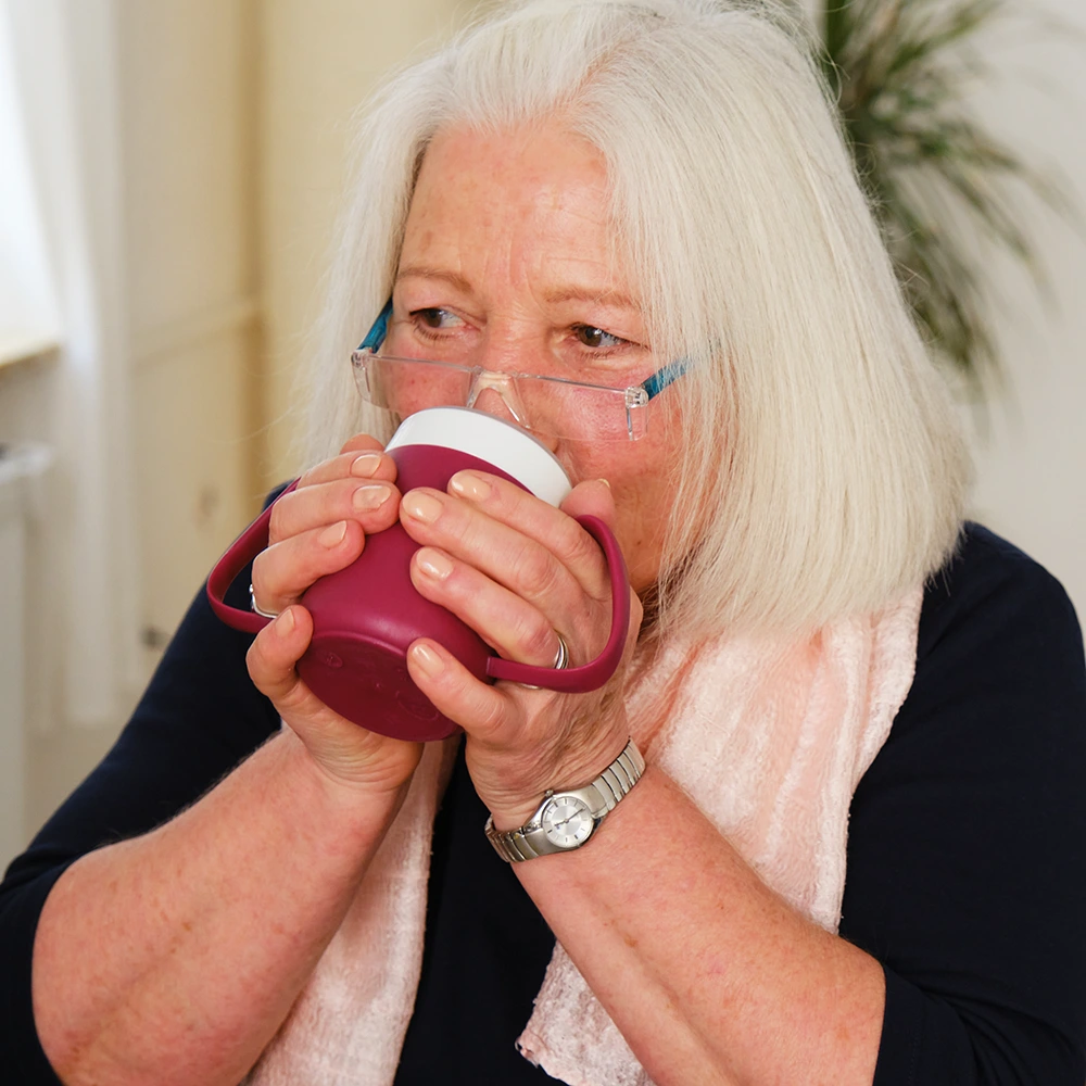2-Henkel-Becher mit Trink-Trick