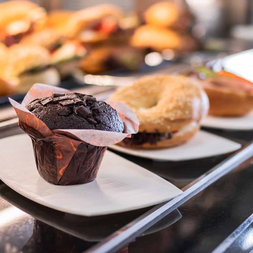 Muffins auf ORNAMIN Snackbrettchen