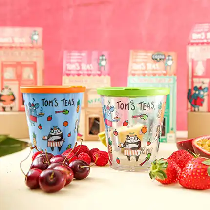 ORNAMIN-Coffee-to-go-Mehrwegbecher-Referenz-Toms-Tea ORNAMIN Coffee To-go Mehrwegbecher im Toms Tea Design