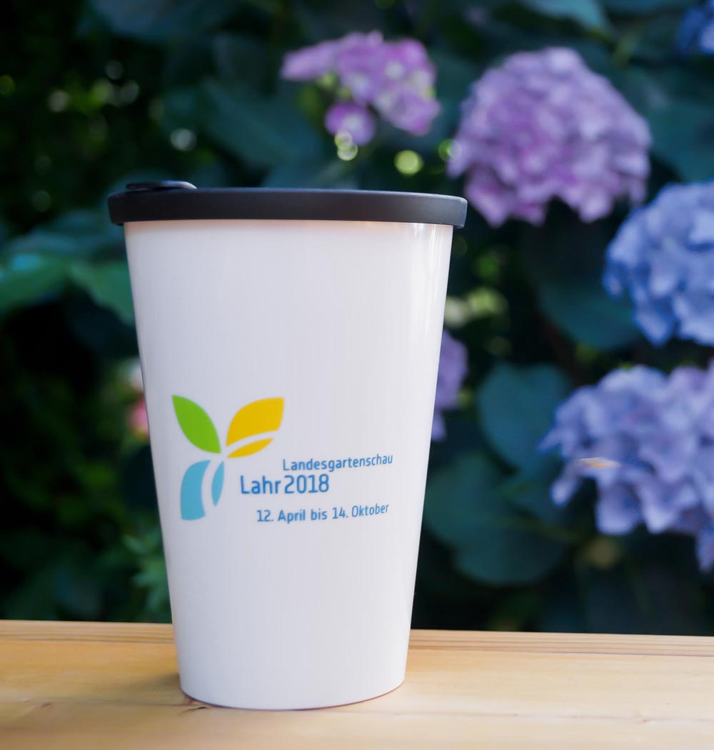 ORNAMIN-Coffee-to-go-Mehrwegbecher-Referenz-Landesgartenschau-Lahr ORNAMIN-Coffee-to-go-Mehrwegbecher-mit-dem-Logo-der-Landesgartenschau-Lahr-2018