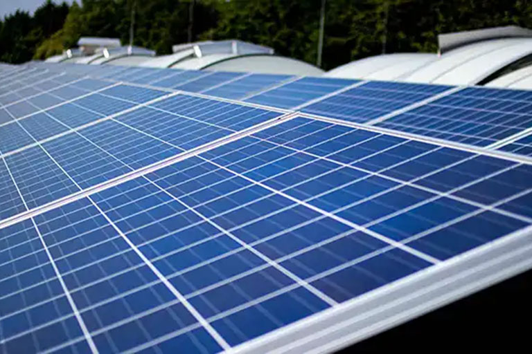 Photovoltaik-Anlage auf ORNAMIN Dach